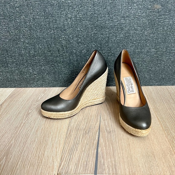 Salvatore Ferragamo Gunmetal colored Wedges in size 6 - Picture 5 of 11